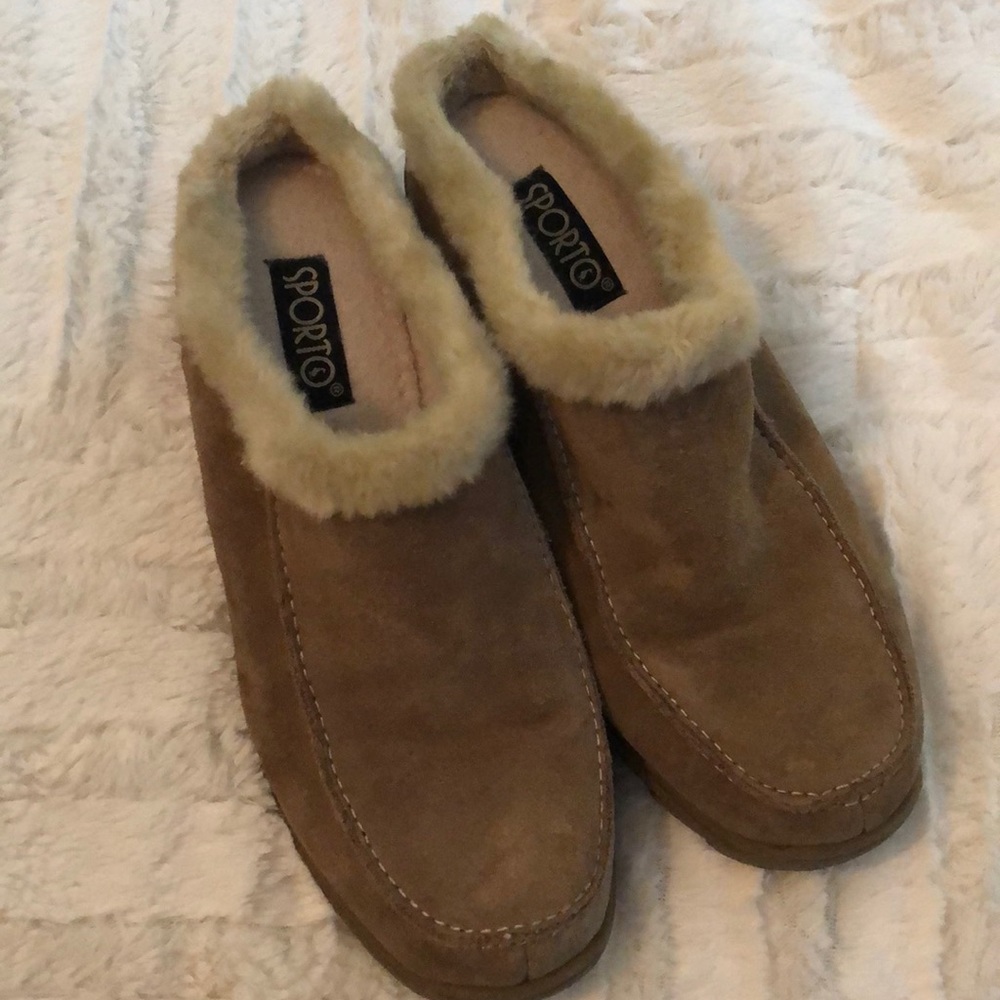 Size7 Sporto slip ons